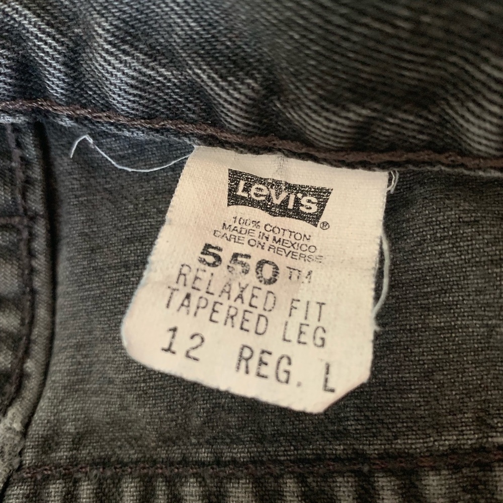 Comfy, well maintained, high waisted mom jeans - Picture 3 of 4